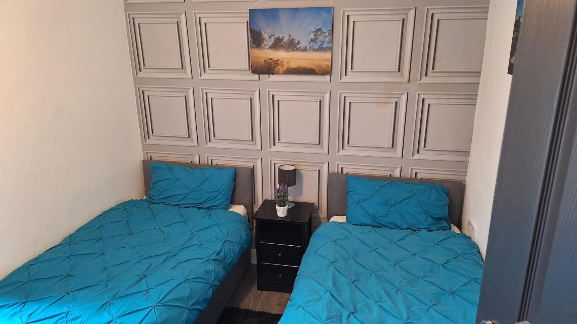 Family House Sleeps 10